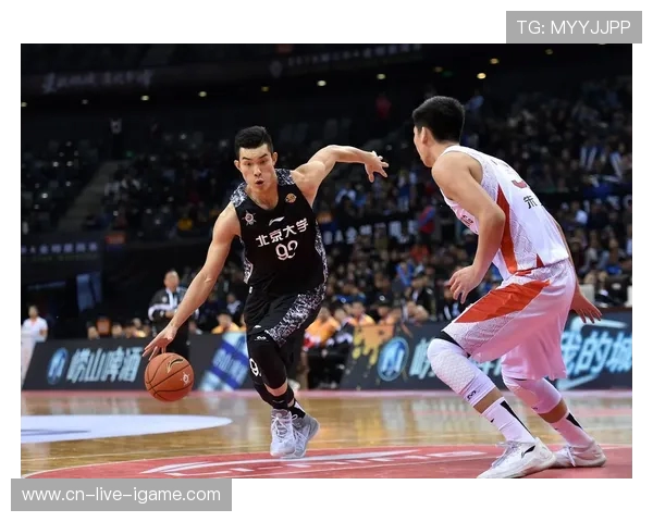 方硕的篮球之路：从青涩少年到CBA明星的成长历程与心路历程